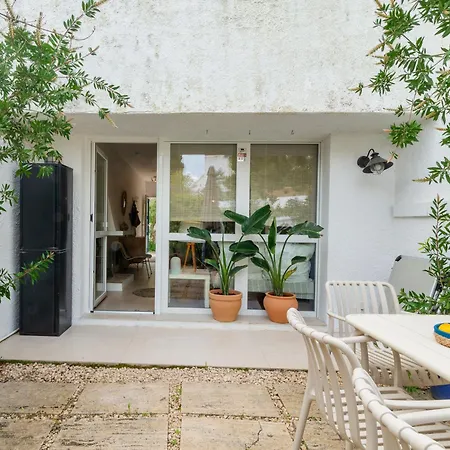 Casa Blava House بيت للعطل