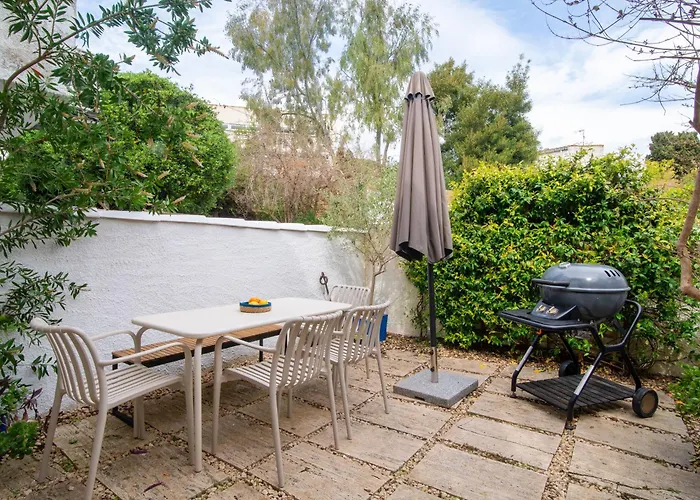 Casa Blava House بيت للعطل