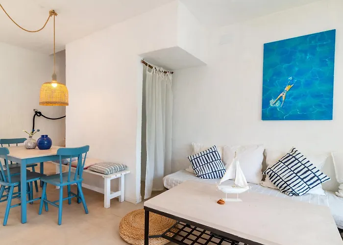 Casa Blava House بيت للعطل