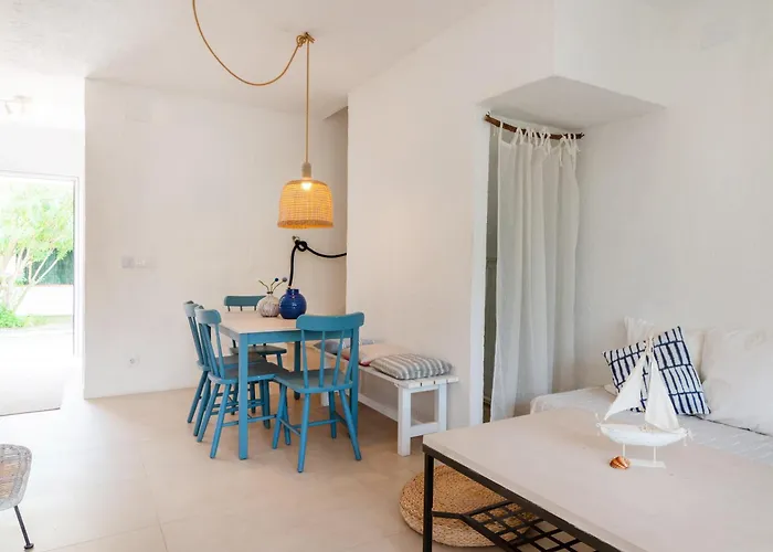 Casa Blava House بيت للعطل L' Escala